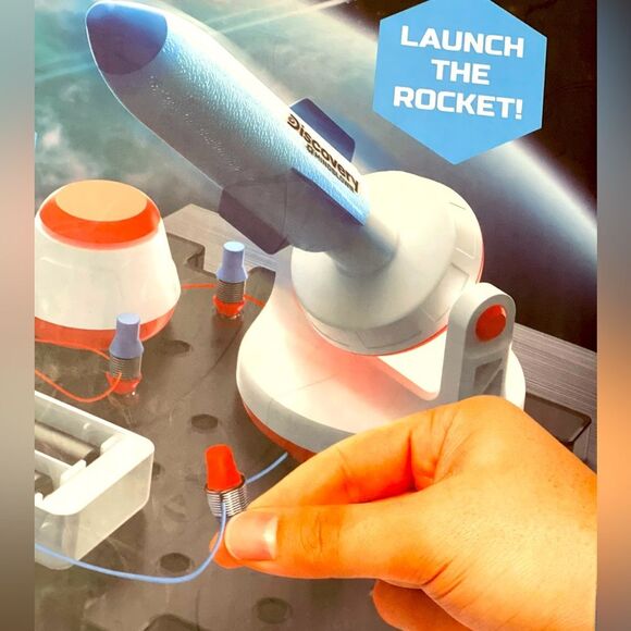 Discovery Mindblown STEM Rocket Launch Space Station Circuitry Set Engineering - Picture 9 of 9